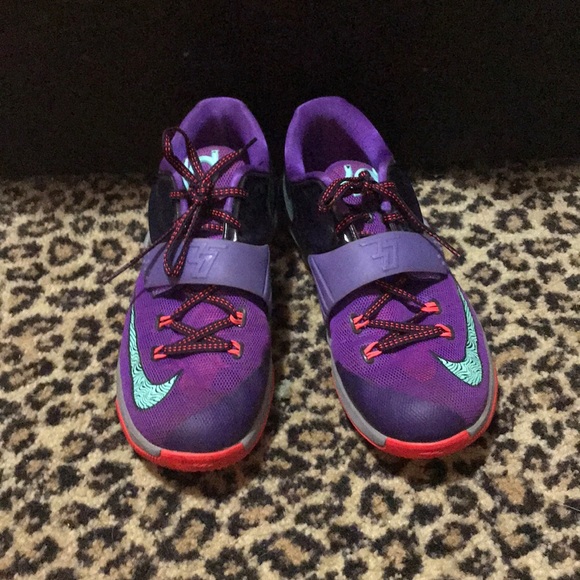 kd sneakers - Picture 2 of 3